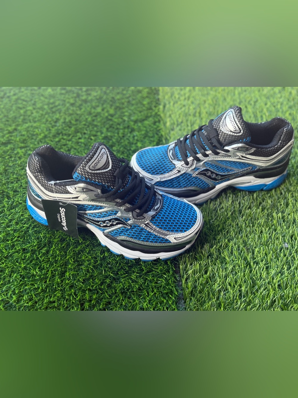 Saucony Men’s Blue and Black Mesh Athletic Sneakers